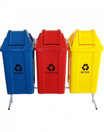 Conjunto de três cestos de lixo para coleta seletiva de lixo